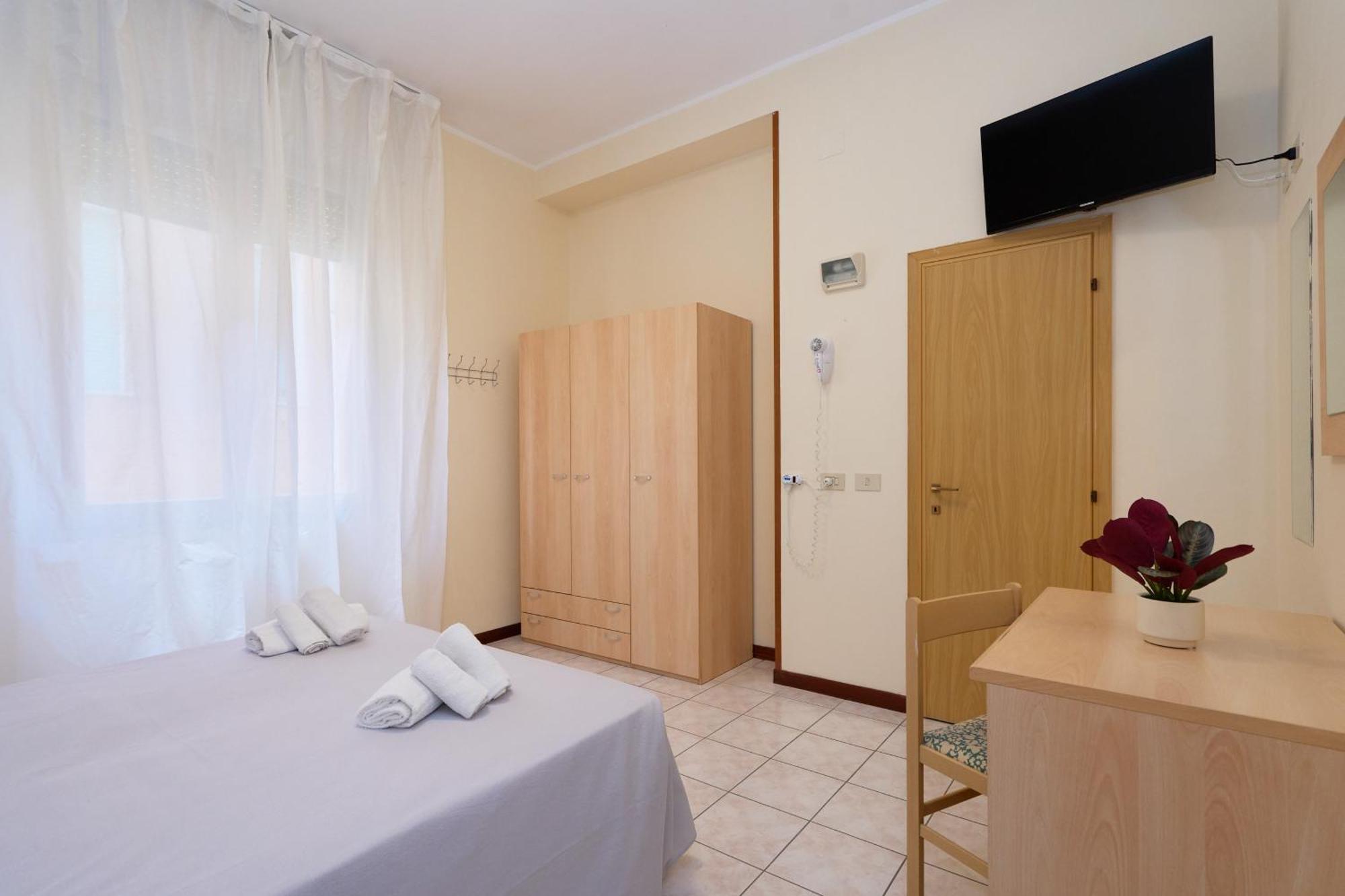 Hotel Jolanda Bellaria-Igea Marina Exteriör bild