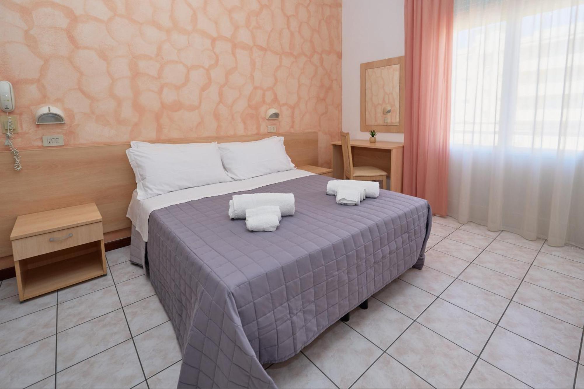 Hotel Jolanda Bellaria-Igea Marina Exteriör bild