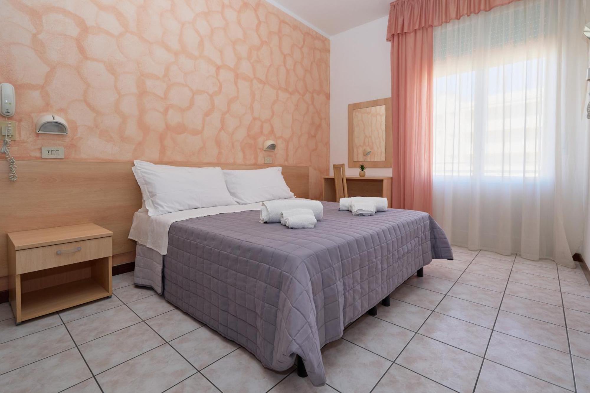 Hotel Jolanda Bellaria-Igea Marina Exteriör bild